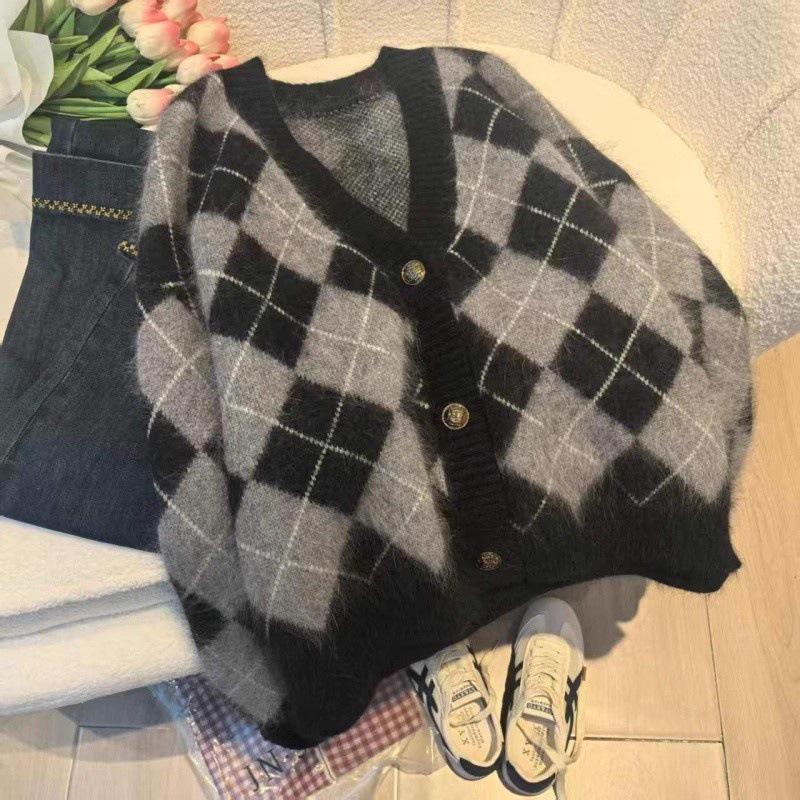 Retro High-End Women’s Contrast Diamond Knit Cardigan - Autumn/Winter Sweater