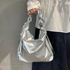 Handväska Dragskopåse Koreansk Stil Toteväska Trendig Veckad Nylon Axelväska Dam