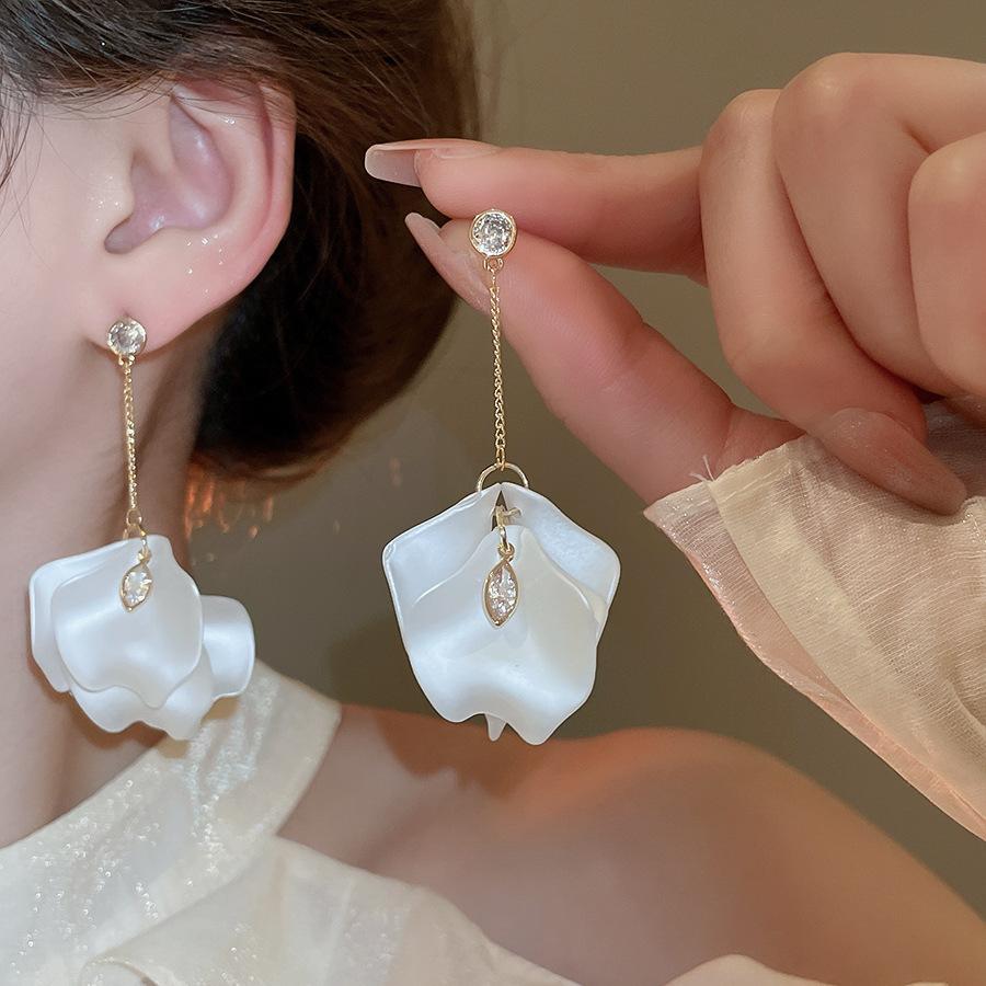 Silver Needle Super Fairy Elegant Bow Flower Stud Earrings French Light Luxury Earrings Literary Style Sweet Versatile Earrings