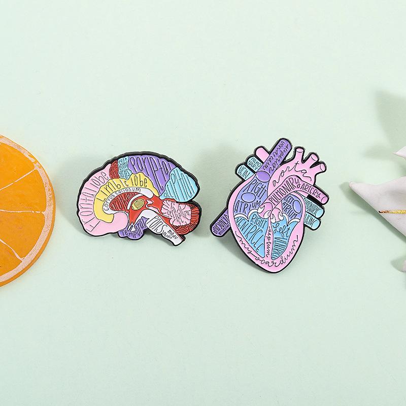 Creative English Letter Cartoon Metal Badge for Clothes, Packaging Decoration, Pendant, Accessory, or Medal