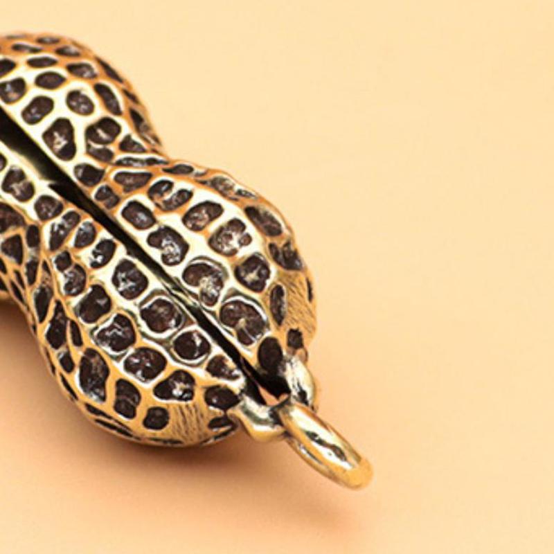 

1Pcs Metal Peanut Car Keychains Pendants Gifts Vintage Brass Hanging Trinket Jewelry