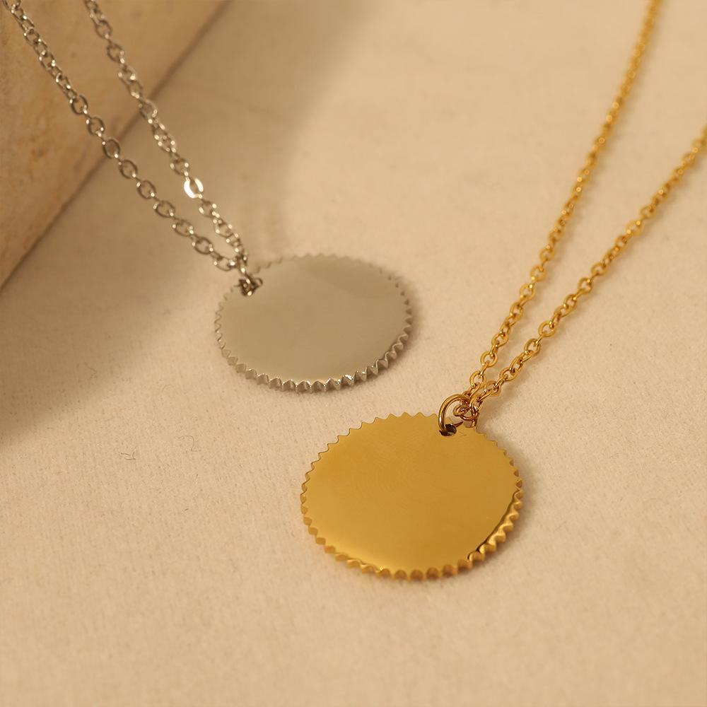 Simple Sun Titanium Steel Necklace Versatile Vintage Radiant Lines Round Pendant Non-Fading Clavicle Chain