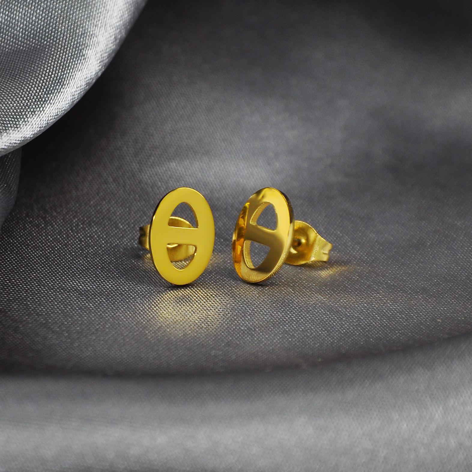 18k Gold Pig Nose Studs: Versatile Non-Fading Earrings in Simple, Niche Hollow Style