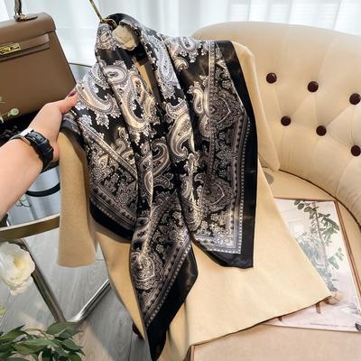 Accessoires – Schals & Tücher