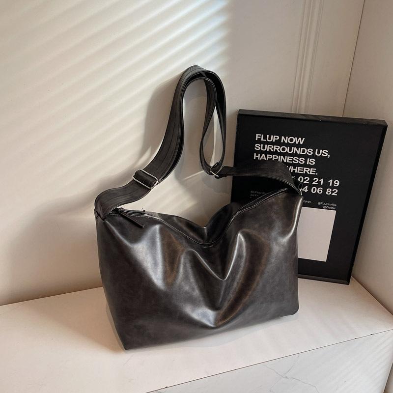 Retro Bag Women's Large-capacity Fashionable Solid Color Oblique Span Shoulder Bag Women's Autumn and Winter Bag High-end Travel Bag