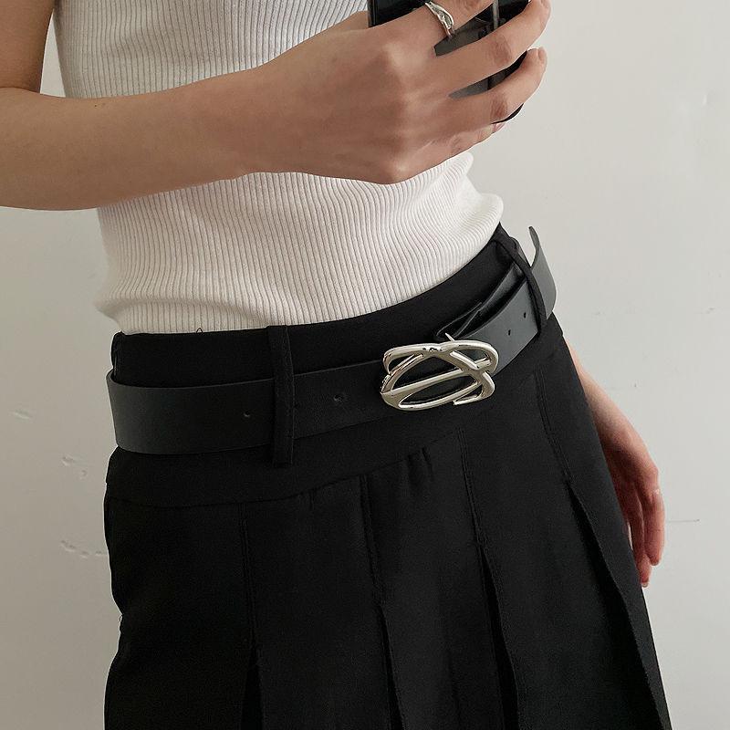 

Elegant And Stylish Black Belts For Women With Contemporary Star Accents Perfect For Casual Summer Outfits YD852
