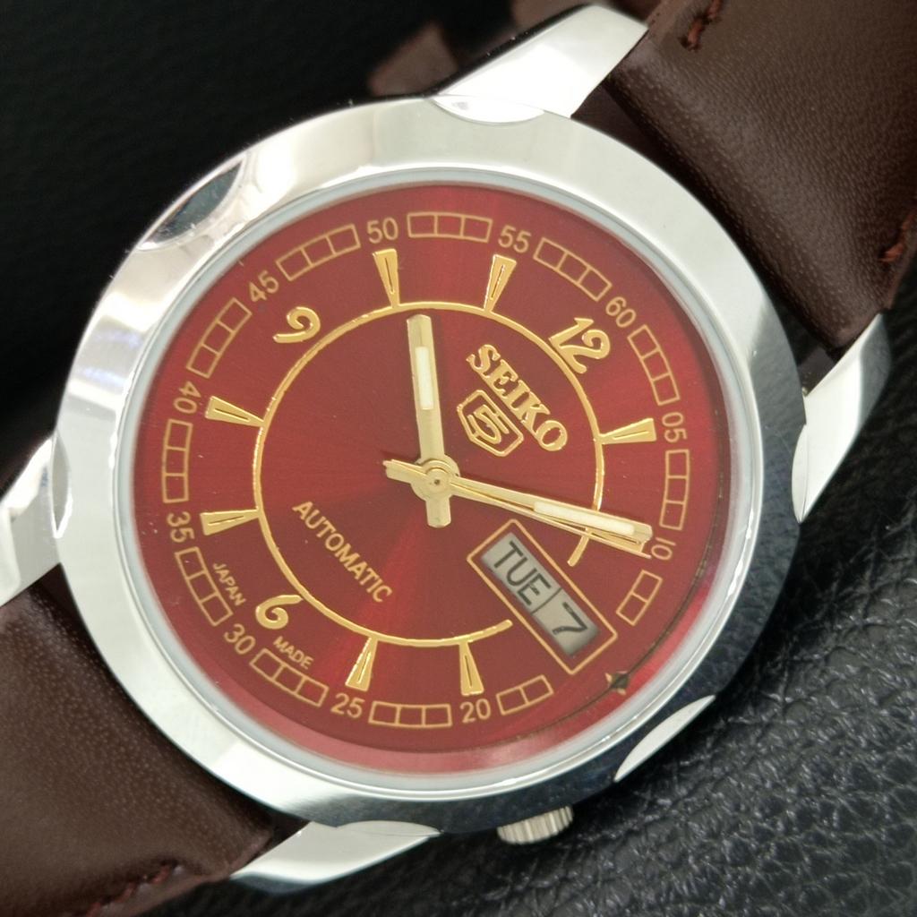 JAPAN VINTAGE REFURBISHED SEIKO 5 AUTOMATIC 7009A MENS RED DIAL WATCH a445548-1