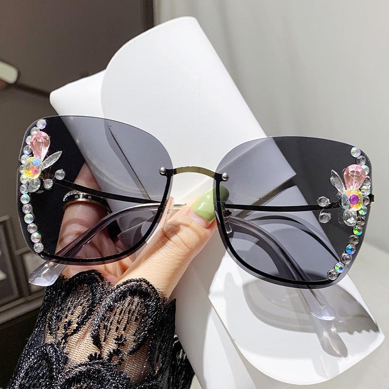 New Women's Cross-Border Fashion Rhinestone Sunglasses - Trendy UV Protection Korean Style