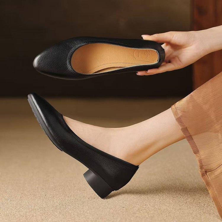 Comfortable single shoes autumn soft leather new soft sole round head shallow mouth leather shoes grandma shoes