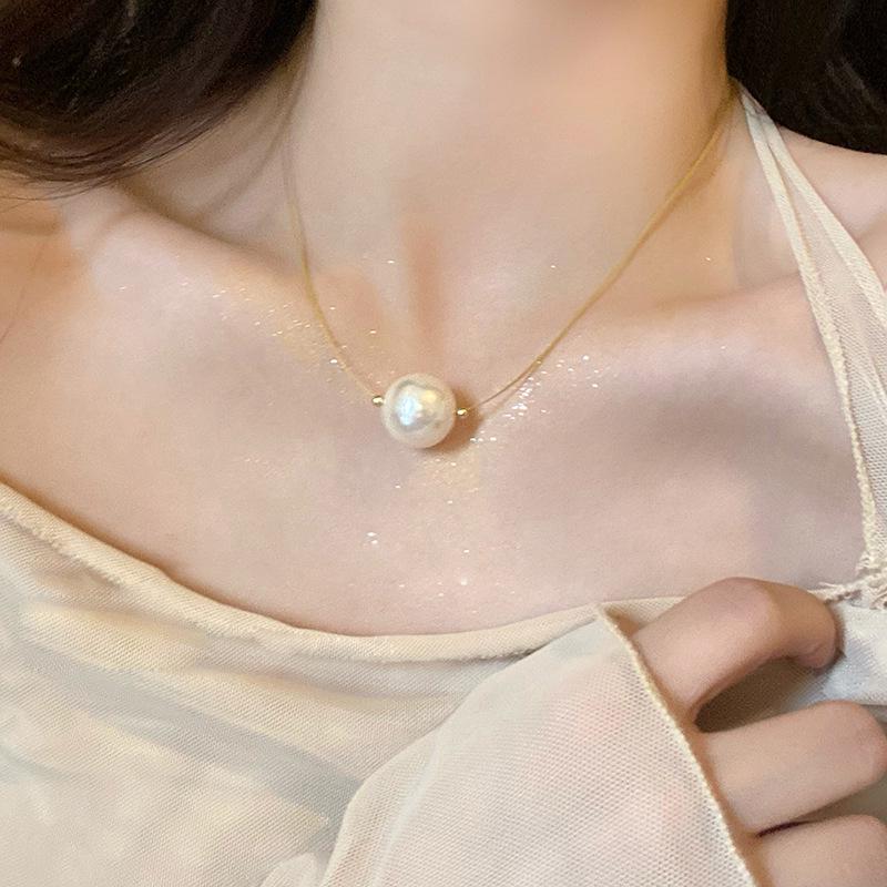 Women's 2023 Light Luxury Pearl Pendant Necklace and Niche Design Choker Earrings Set