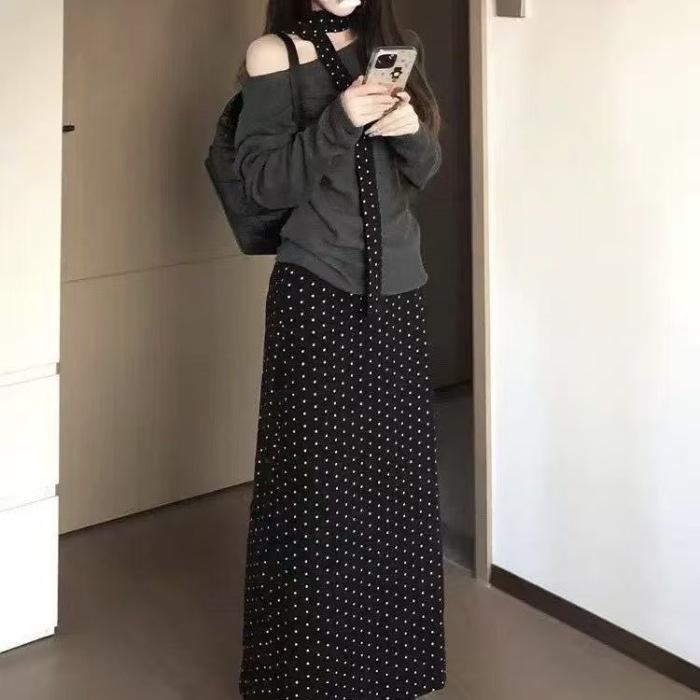 

Korean Style Early Autumn Off-the-Shoulder Top & Polka Dot Skirt Elegant Two-Piece Slimming Outfit Medium