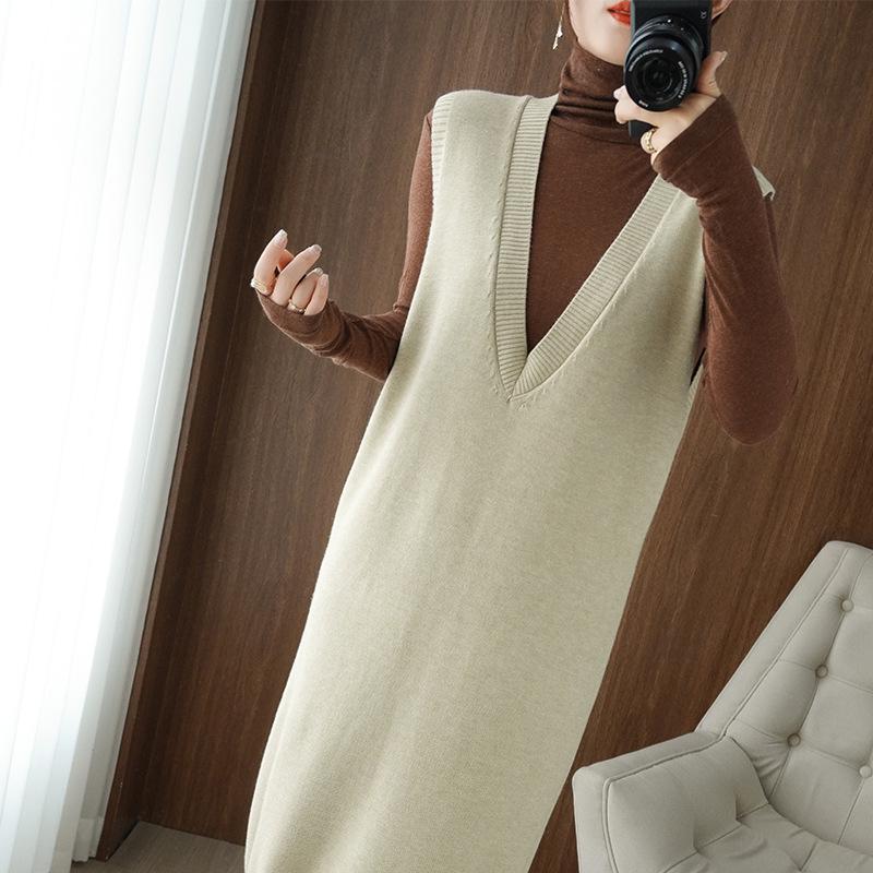 2021 Autumn College Style Long Knit Vest Dress: Loose Over-the-Knee, Elegant Mature Sister Style