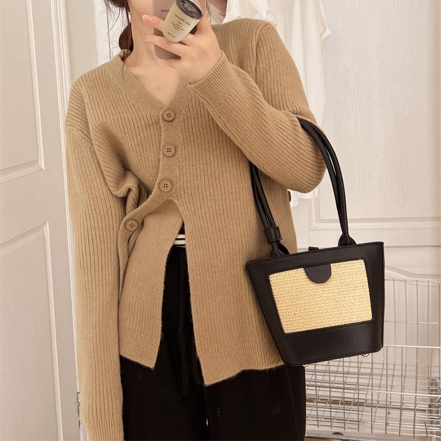 Irregular Diagonal Buckle Ribbon Knitted Cardigan Design Sense Fashion Temperament Sweater for Women's Daily Commute Comfortable Women's Clothes