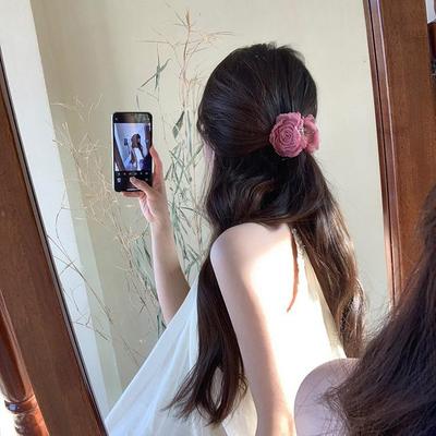 Déesse de l'Atmosphère: Pince à cheveux rose faite à la main 2024 - Nouveau style chinois, Accessoire élégant pour femmes