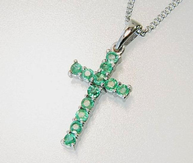 [Your and My Jewelry Box] Natural Emerald 0.5 Carat Cross Pendant Necklace [May Birthstone] 10053