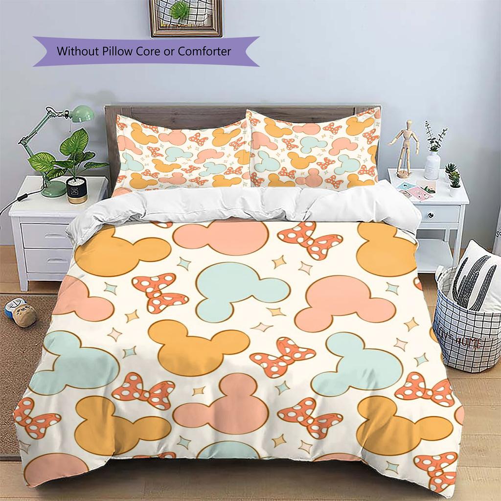 A Soft, Creamy Mickey & Minnie Print Bedding Set – The Perfect Choice for Decorating A Child's Bedroom. Comfortable and Warm.