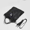 OKONKWO Retro-Umhängetasche für Pilotenhelme – vielseitige Hand-/Messengertasche für Motorräder.