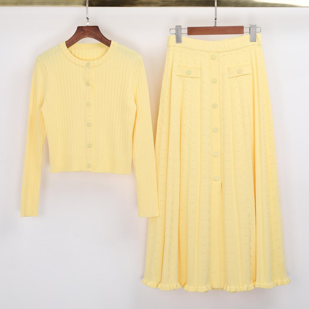 In stock, high-quality spring and autumn new fashionable trendy knit long-sleeve top + skirt set for women, 25166