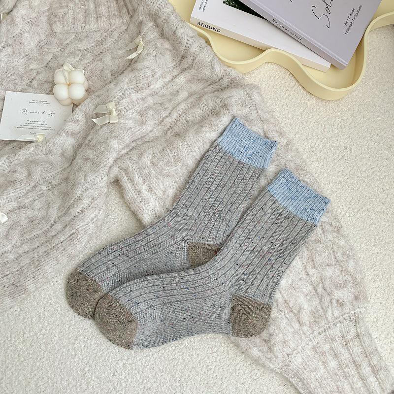 Women's Thickened Velvet Dot Yarn Cashmere Socks - Warm Mid-Tube Pile Style for Autumn and Winter.