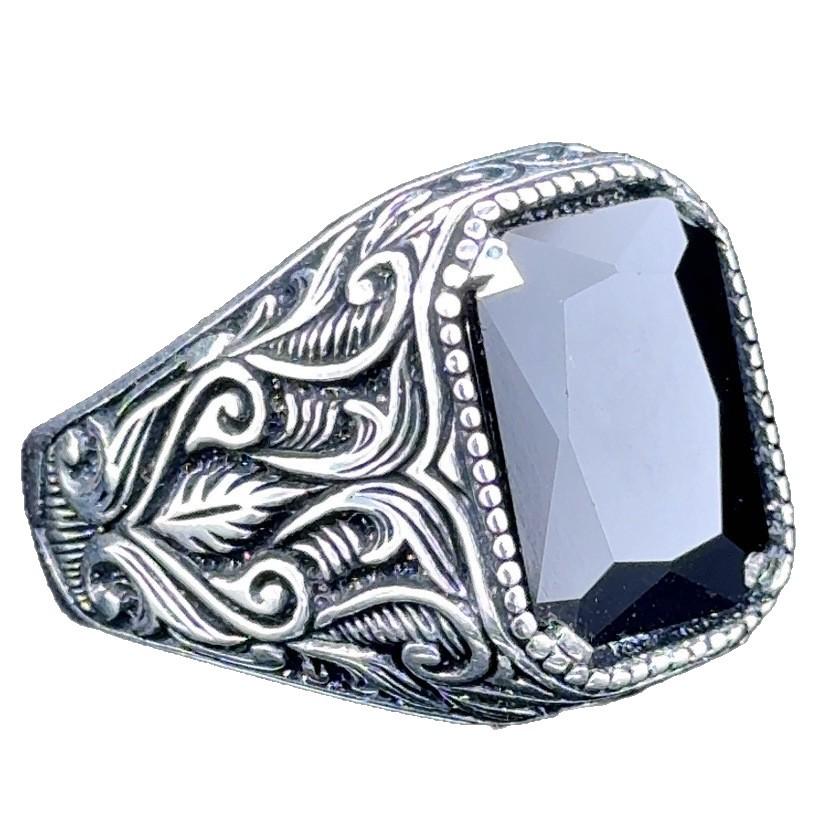 Neuer Stil Antiksilber galvanisierter Herrenring mit eingelegtem schwarzem Diamanten