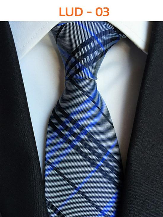 

Высококачественные мужские галстуки из полиэстерового жаккарда - Коллекция 2023 г.