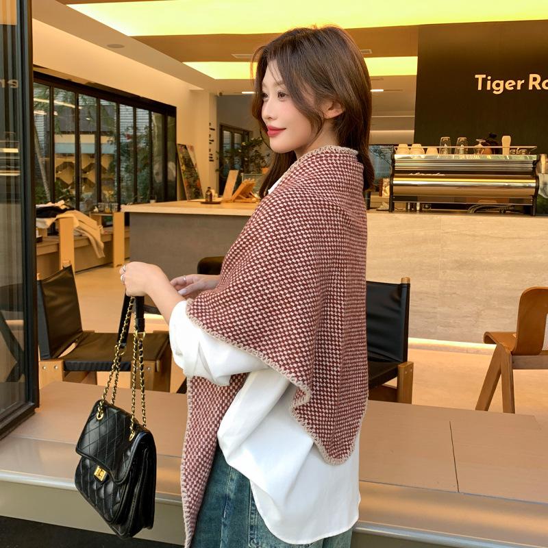 Women's scarf autumn and winter Korean version of versatile high-end triangular shawl fashionable and elegant small plaid dress shawl