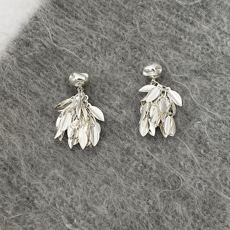 Design Sense Wheat Ear Metal Fringed Stud Earrings Women Light Luxury Personality Simple Fashion Temperament Elegant Versatile Earrings Earrings