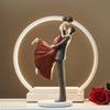 Pretty Decoration Couple Sculpture Resin Statue Bedroom Tabletop Decoration Crafts Family Figurines European Living Domestic Use Wedding Gift