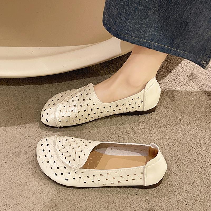 Retro Women's Shoes 2025 Spring and Summer New Hollowed-out One-pedal Casual Single Shoes Mom Doudou Shoes Soft-soled Lightweight Sandals