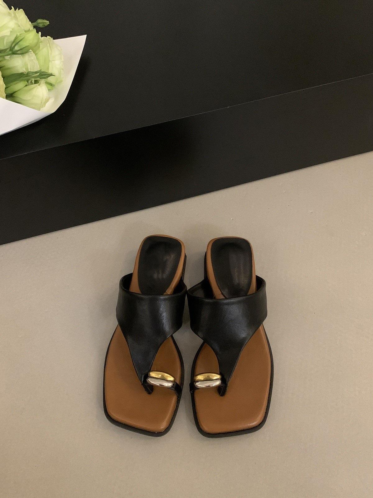 

Wedge heel cover toe cool slippers women s shoes wear 2025 new summer platform resort seaside beach Roman sandals 35