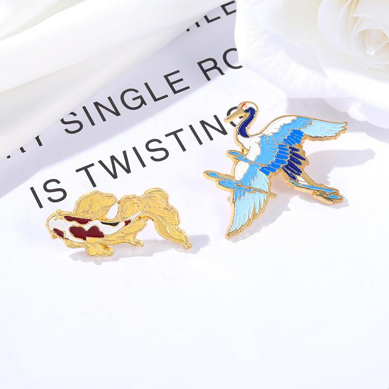 Elegant Crane And Koi Fish Brooch Unique Metal Badge For Couples Fashion Accessory