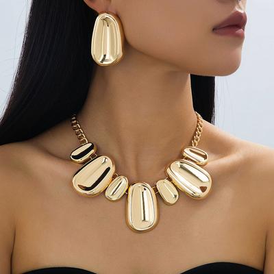 Kadın Seti İçin Moda Takı
