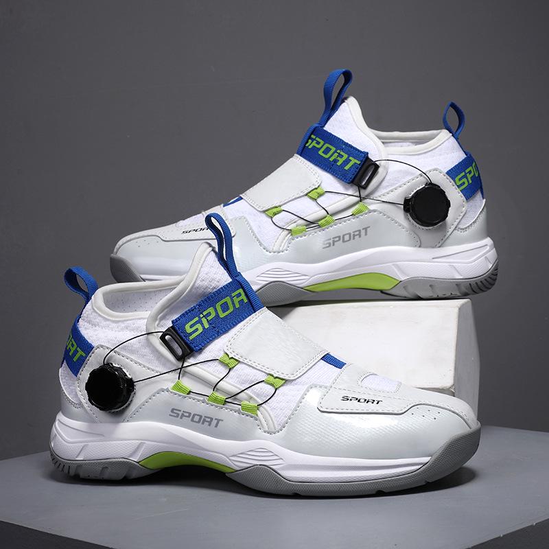 

Ретро Бинго Зефирный Крест 2.0 Обувь для бадминтона - Противоскользящая, Амортизирующая, Готовая к соревнованиям 41 (255 mm) белый/синий