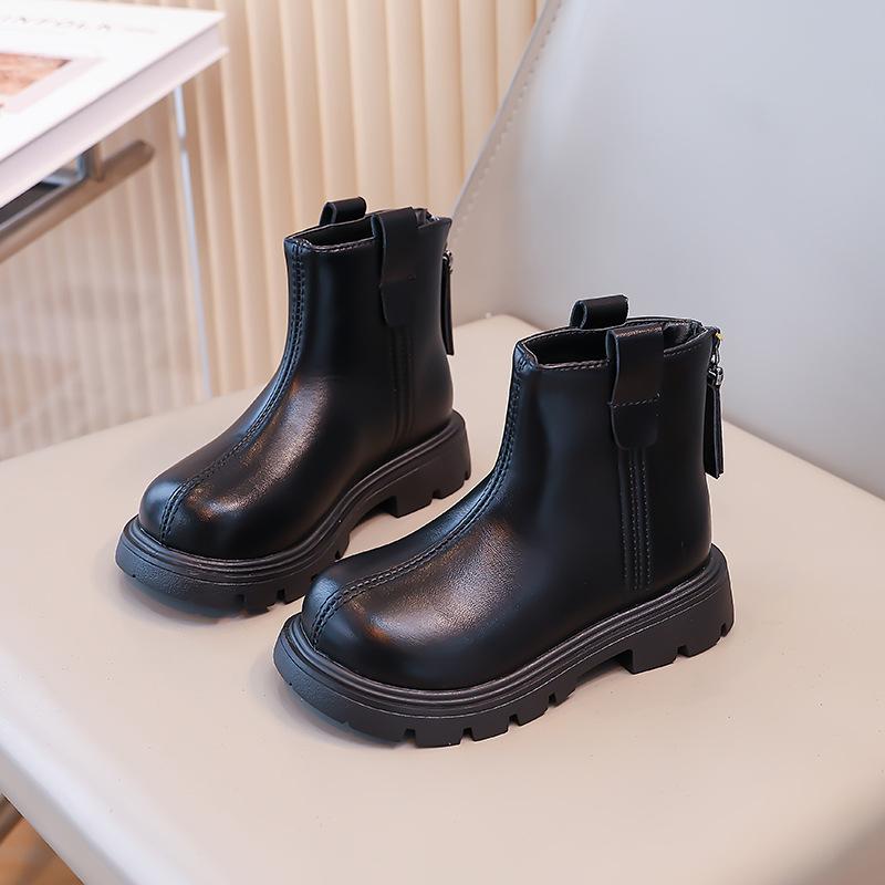 

Девочки ботинки Мартин 2025 зима новые британский стиль девочки иностранный стиль короткие ботинки мягкая подошва кожаные ботинки детские бархатные хлопковые ботинки 26-31 yards, 6 pairs in one hand