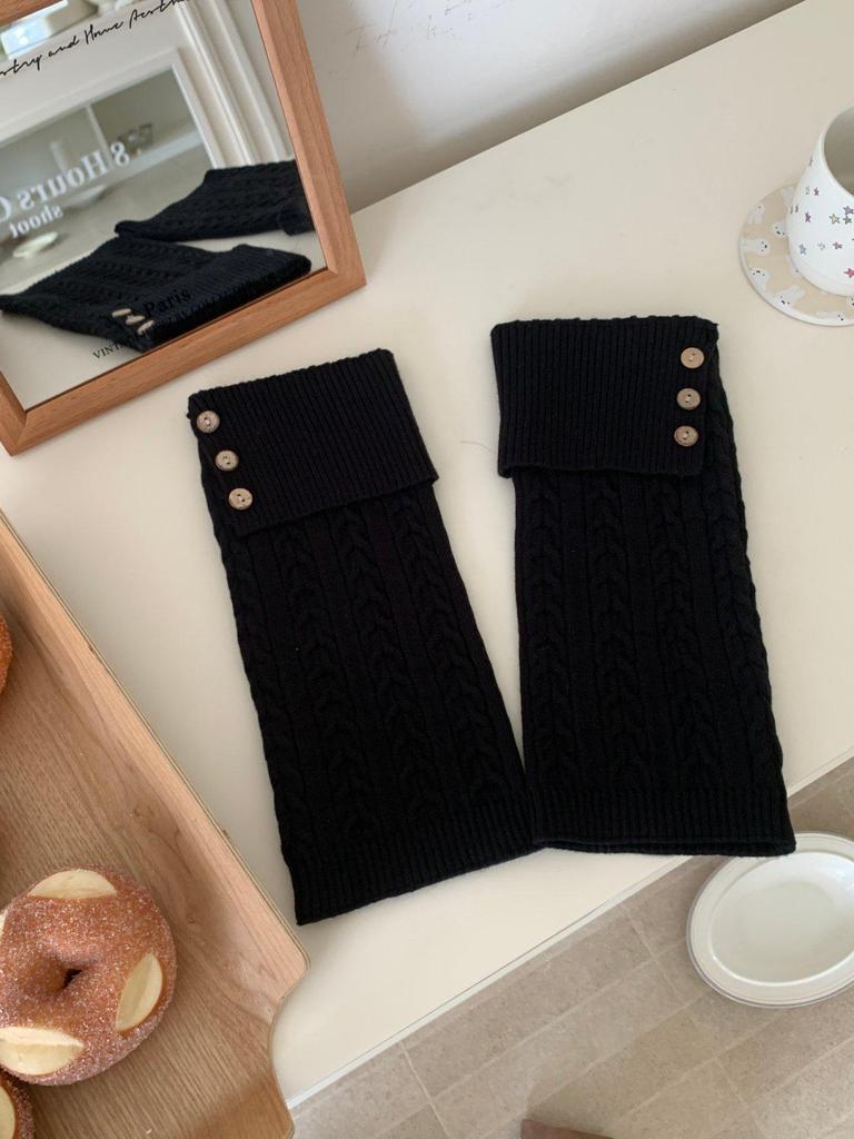 Retro Cable Knit Button Fold-Over Leg Warmers: Slim Fit Calf Socks for Fall & Winter Runway Fashion