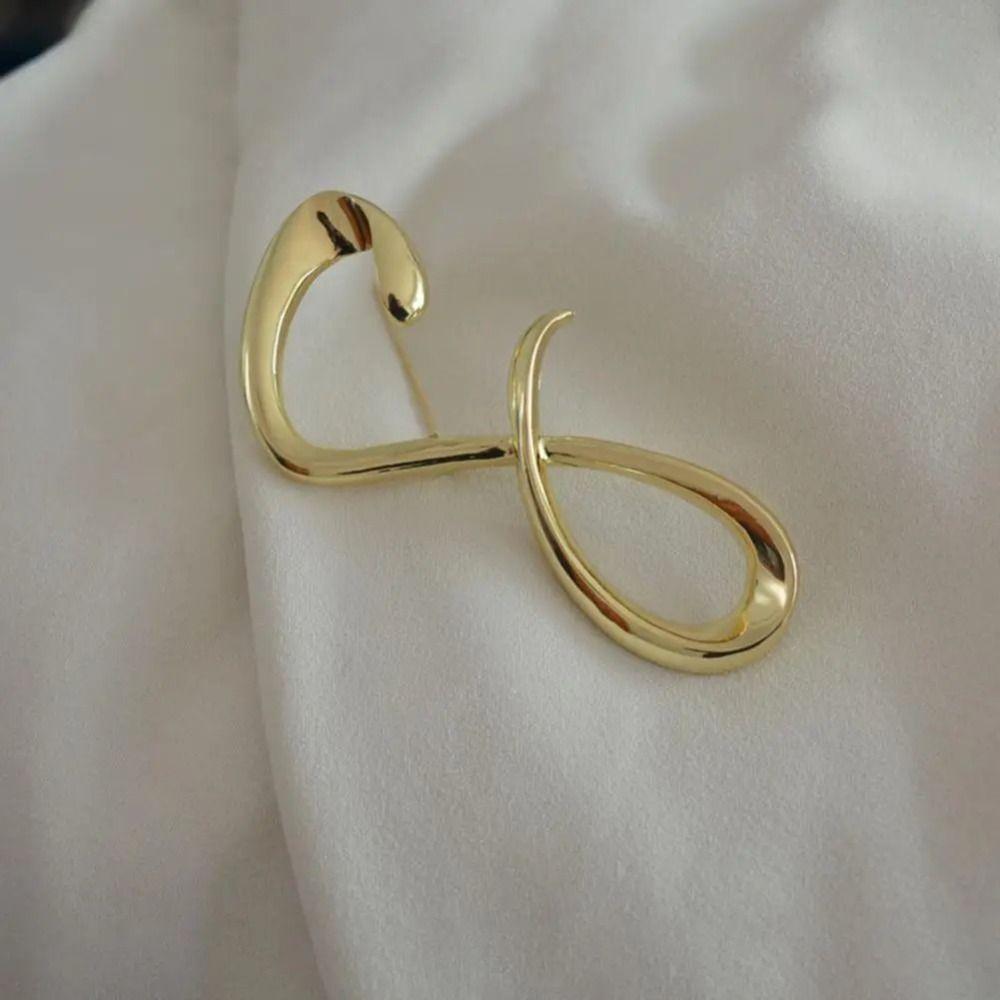 Exquisite Lucky Number Brooch Gold Irregular Metallic Brooches Personality 8-shaped Pin  Men