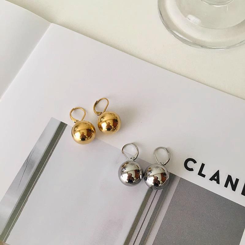 

PANDANA High Color Retention Minimalist Round Ball Bead Earrings (Ouyang Nana Style)