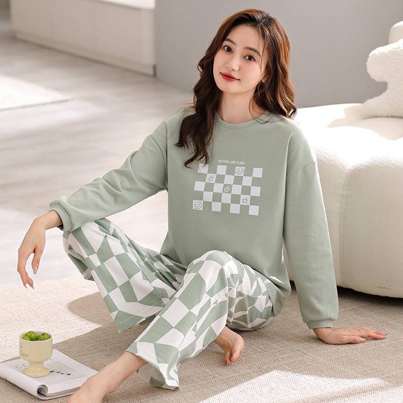 Damen Schlafanzugset aus bedruckter Baumwolle - Langärmeliges Oberteil mit Rundhalsausschnitt & Hose für drinnen oder draußen