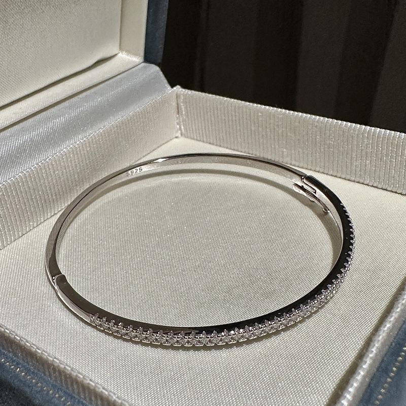Fine Bracelet Medieval Light Luxury Simple Fashionable Niche Design Simple and Elegant Micro Bracelet Jewelry 925 silver