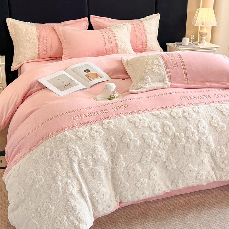 

Luxurious Four-Piece Flannel Velvet Bedding Set - Thick, Warm Coral Fleece Duvet Cover with Nordic Design 2.0m Flat, Duvet 220x240, 4-piece
