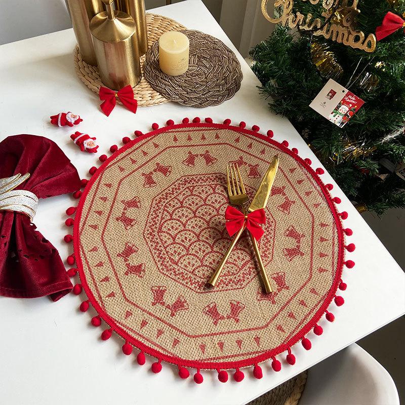 Christmas Retro Jute Placemat Round Printed Woven Dining Table Mat with Wool Ball Heat-Resistant Home Decorative Coffee Cup Mats