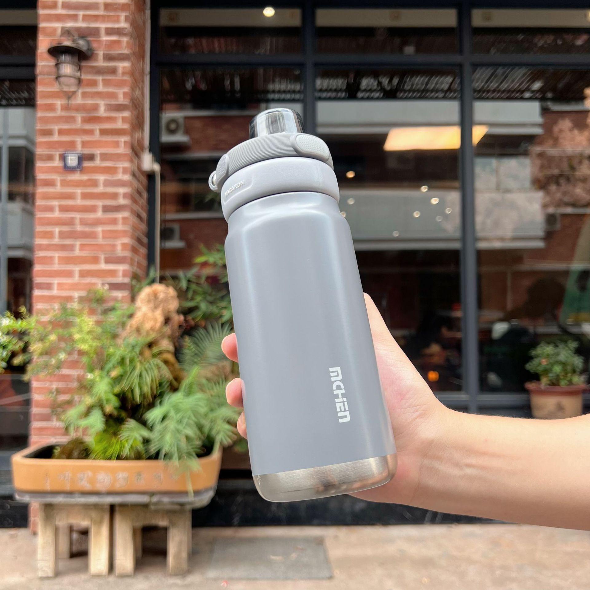 

Новый термокружка из нержавеющей стали для мужчин и женщин, большой емкости, для занятий спортом на открытом воздухе, простая портативная кружка-прыгун 550ml