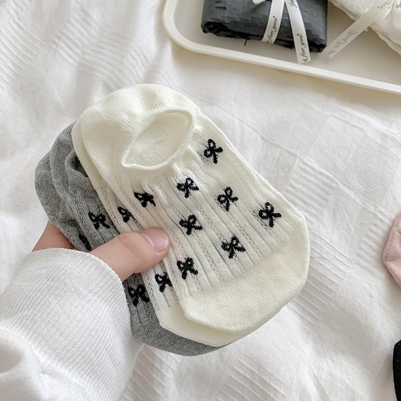 Black and White Bow Shallow Socks for Women, Thin, Versatile, Breathable, Sweat-absorbent, Anti-slip and Invisible Boat Socks for Spring and Summer