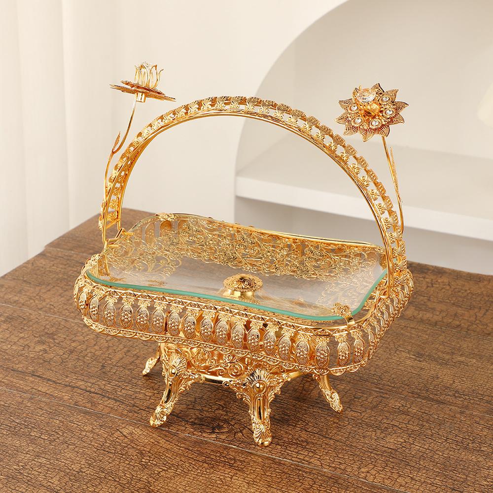 Exquisite metal fruit basket light luxury retro oval fruit basket European living room coffee table fruit basket decorative