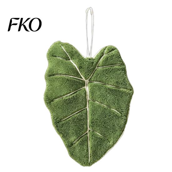 Space Saving Hand Towel Leaf Shape Towel, Soft Absorbent with Hanging Loop, Thickened Coral Velvet Cute Maple Ginkgo Design for Kitchen Bathroom