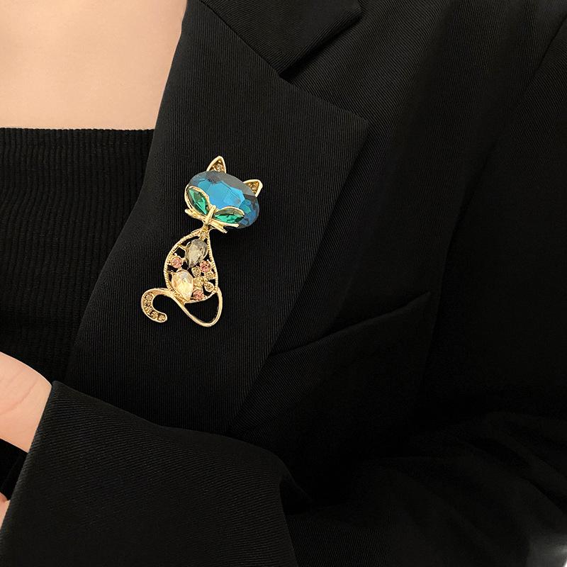 Korean Inlaid Rhinestone Fox Brooch for Women Temperament Fashion Personality Pins Light Luxury High-end Accessories Gifts