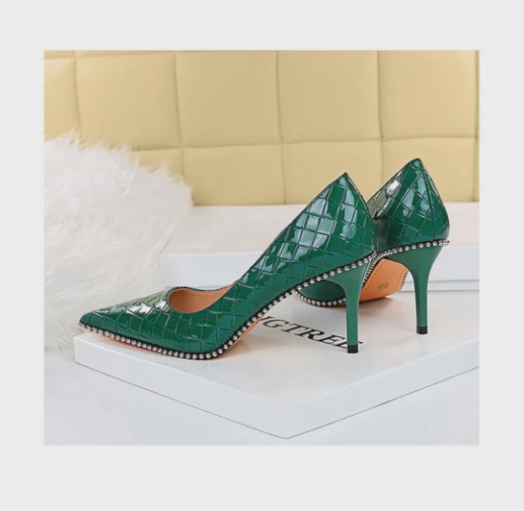 9611-A3 Single Shoes (Sold Out)