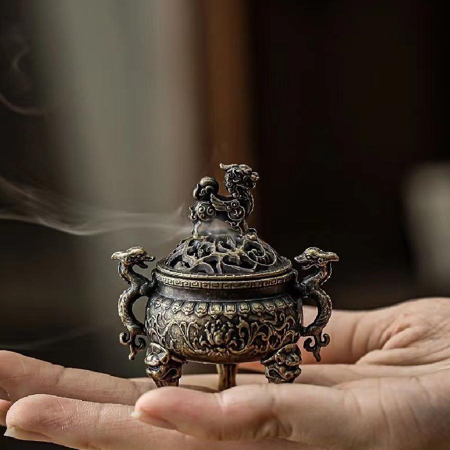 Aromaterapeutická kamna Bůh bohatství Malá kadidelnice, Mísa pokladů, Třínožý Qilin Božské zvíře Kadidelnice