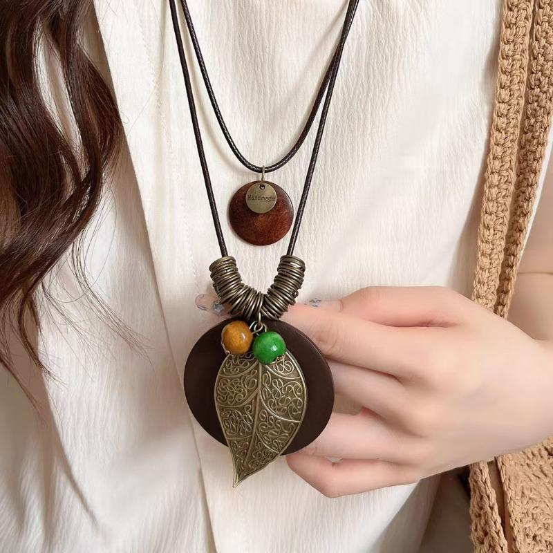 Feather Leaf Pendant Necklace New Chinese Style Vintage Ethnic Double Layered Lightweight Jewelry for All Day Comfort Wear