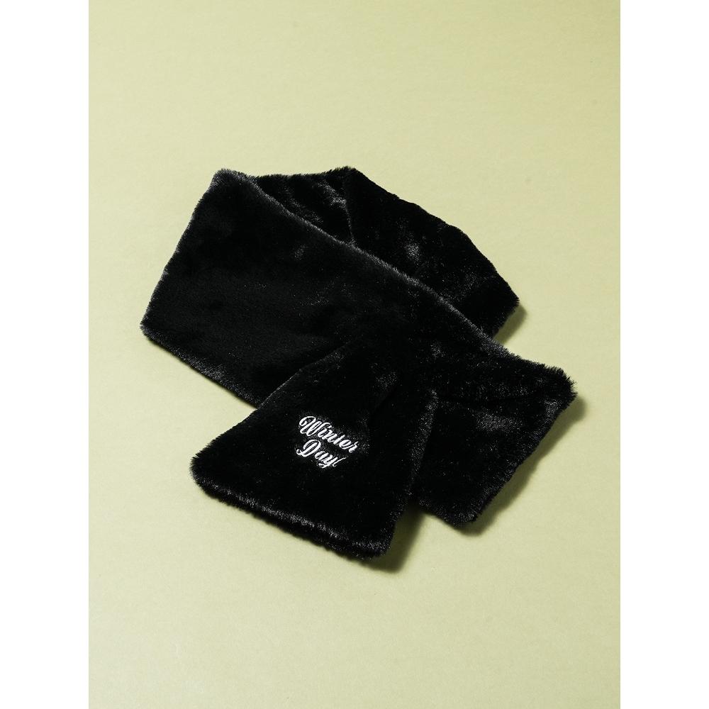 

Daiso Embroidered Point Fur Shawl 90 X 15 Cm Black